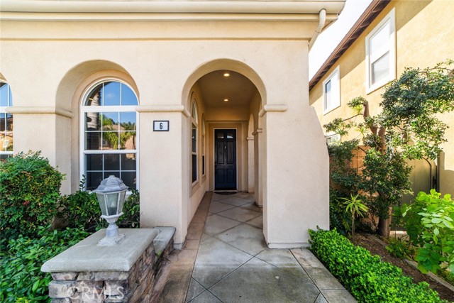 Detail Gallery Image 2 of 51 For 6 Roseleaf, Irvine,  CA 92620 - 5 Beds | 3/1 Baths