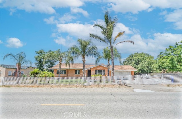 6246 Knox Avenue, Fontana CA: https://media.crmls.org/medias/60d28539-2aad-4840-8407-c1a011f2e223.jpg