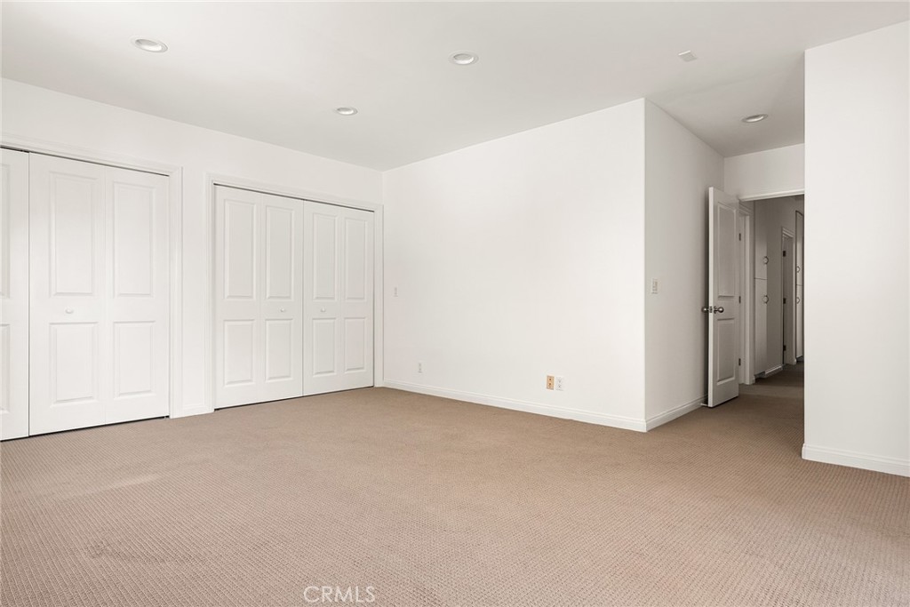 https://media.crmls.org/medias/60d435f7-513a-4bed-ba45-cedb863d1b5e.jpg?preset=X-Large