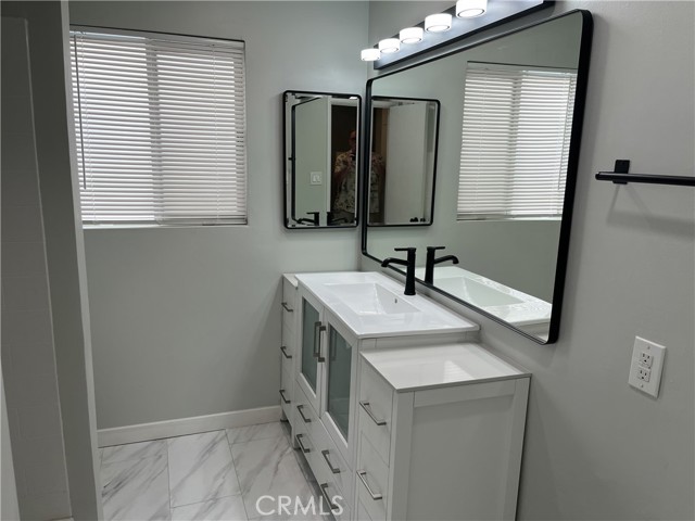 801 E 1st Street, Long Beach CA: https://media.crmls.org/medias/60d4b9fa-2d9e-4fd8-966d-449c8c9be1b6.jpg