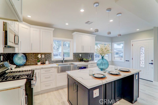 Detail Gallery Image 6 of 19 For 4653 W 137th St, Hawthorne,  CA 90250 - 5 Beds | 3 Baths