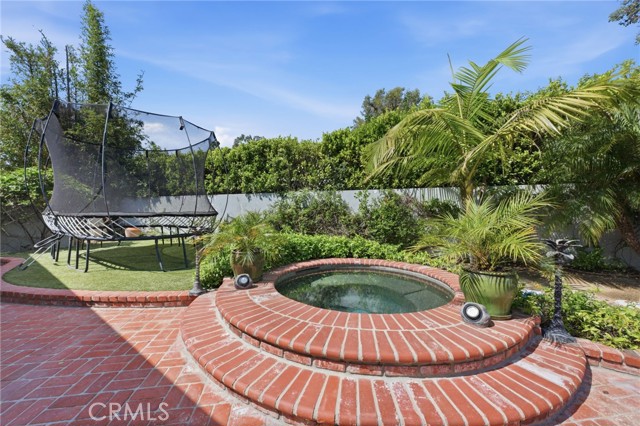 Detail Gallery Image 16 of 71 For 1633 Santiago, Newport Beach,  CA 92660 - 4 Beds | 3/1 Baths