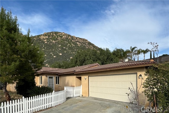 Detail Gallery Image 1 of 1 For 11610 Bald Eagle Ln, Moreno Valley,  CA 92557 - 3 Beds | 3 Baths