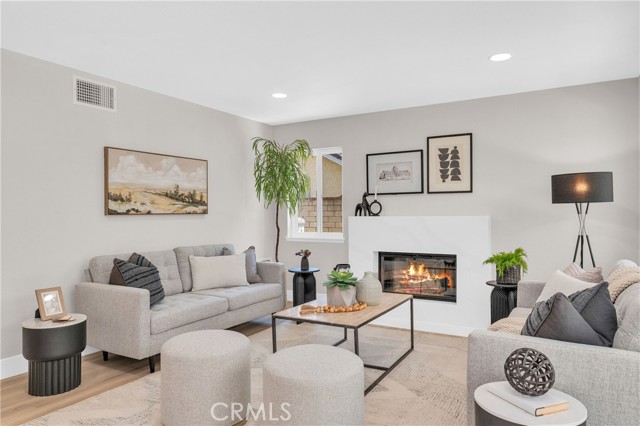 21212 Valleyview Drive, Walnut CA: https://media.crmls.org/medias/60d84ea4-8f9f-44e6-bbae-3c5917b4d9b2.jpg