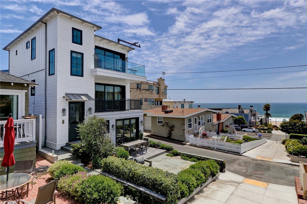 216 4th Street
