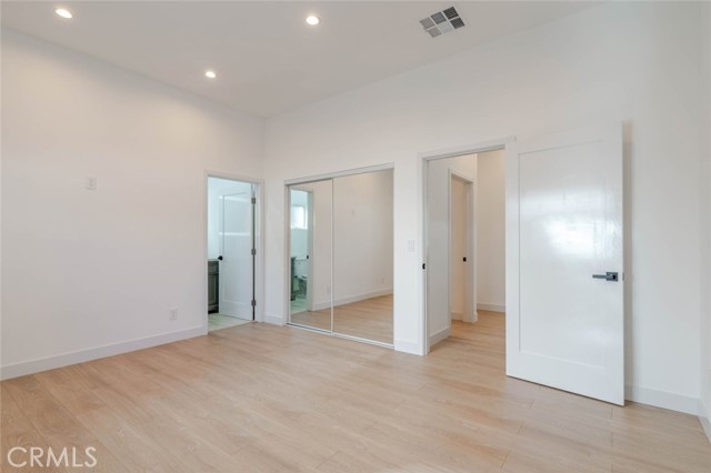 Detail Gallery Image 11 of 17 For 6852 1/2 Ranchito Ave, Van Nuys,  CA 91405 - 2 Beds | 2 Baths