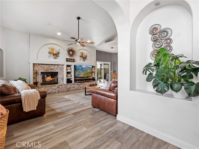 Detail Gallery Image 19 of 43 For 13290 Country Club Dr, Victorville,  CA 92395 - 3 Beds | 2 Baths