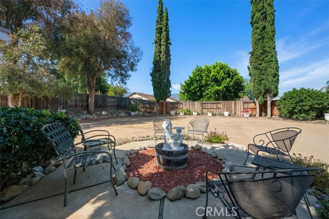 Detail Gallery Image 2 of 63 For 2078 Woodlawn, Corona,  CA 92882 - 3 Beds | 2 Baths