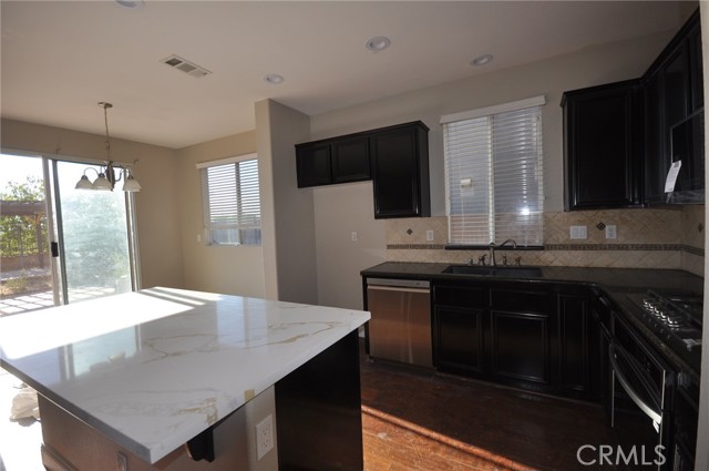 8945 Honeysuckle Avenue, Hesperia CA: https://media.crmls.org/medias/60d9081e-67b4-44e0-add3-65c79226ab96.jpg