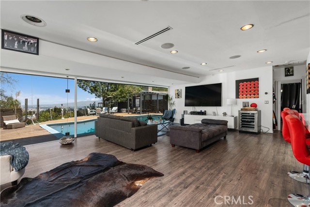 Detail Gallery Image 8 of 43 For 7241 Woodrow Wilson Dr, Los Angeles,  CA 90068 - 2 Beds | 2 Baths