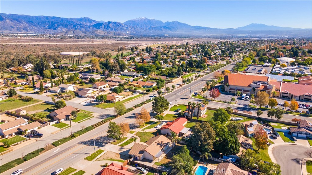 MLS #OC25274996 image #33