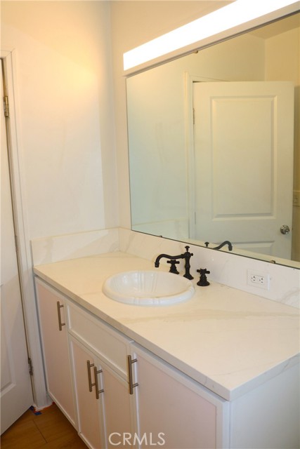 Detail Gallery Image 16 of 19 For 6454 Baird, Reseda,  CA 91335 - 4 Beds | 2/1 Baths