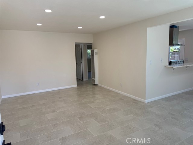 2226 State Avenue, Costa Mesa CA: https://media.crmls.org/medias/60db49b4-3058-476c-9890-3b25e34f275c.jpg