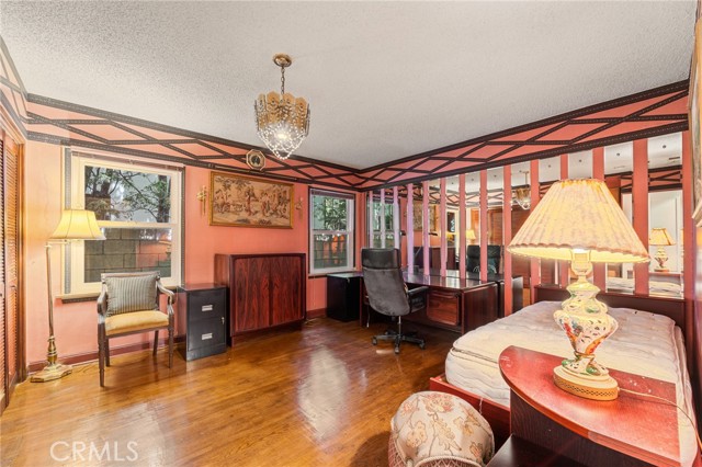 233 S Swall Drive, Beverly Hills CA: https://media.crmls.org/medias/60db8cbe-0983-45ac-93bc-e266a4ba6194.jpg