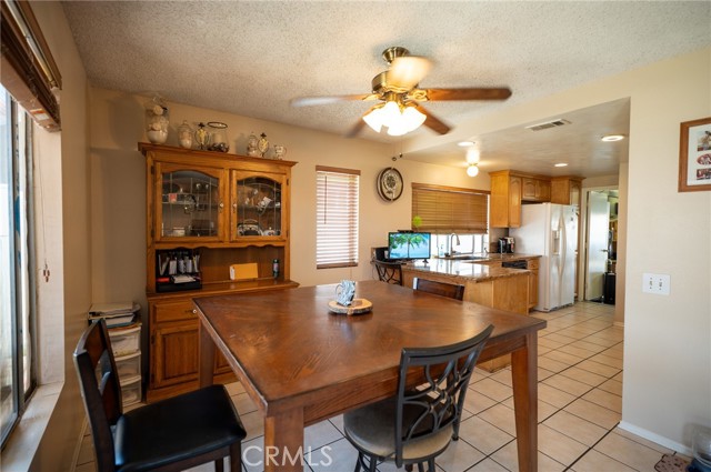 Detail Gallery Image 10 of 37 For 13117 Pan Am Bld, Moreno Valley,  CA 92553 - 3 Beds | 2 Baths
