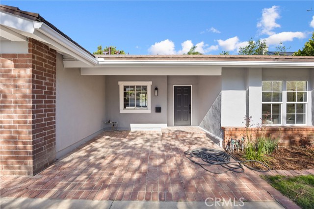 Detail Gallery Image 2 of 21 For 10012 Glade Ave, Chatsworth,  CA 91311 - 3 Beds | 2 Baths