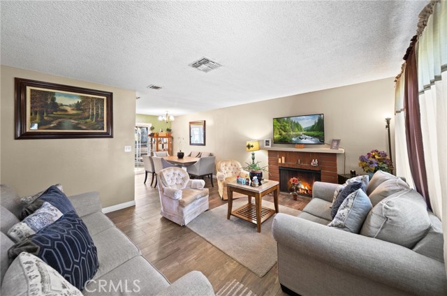 Detail Gallery Image 6 of 29 For 2313 Mesquite, Corona,  CA 92882 - 3 Beds | 2 Baths