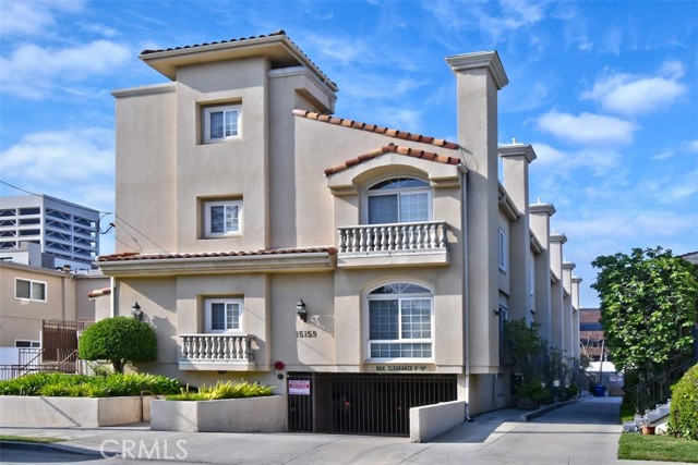 Detail Gallery Image 1 of 1 For 15159 Dickens St #2,  Sherman Oaks,  CA 91403 - 3 Beds | 2/1 Baths