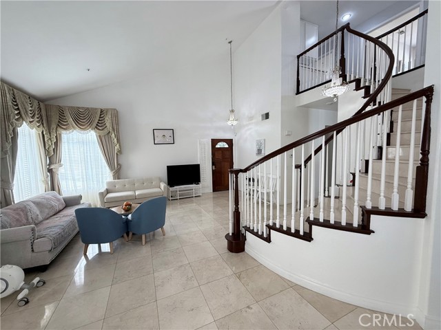 Detail Gallery Image 5 of 26 For 7919 San Pedro St, Fontana,  CA 92336 - 5 Beds | 3 Baths