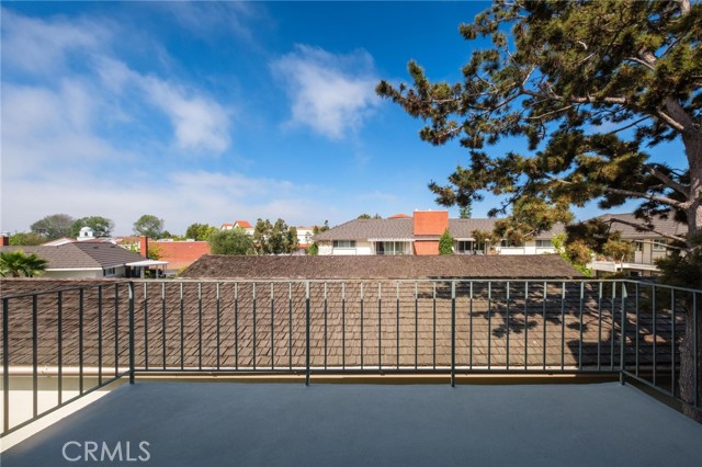 Detail Gallery Image 11 of 38 For 22679 Nadine Cir #B,  Torrance,  CA 90505 - 2 Beds | 1/1 Baths