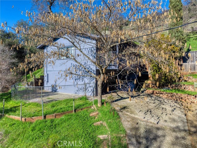 12410 Lakeview Drive, Clearlake Oaks CA: https://media.crmls.org/medias/60dde1dc-9863-4cf6-8be6-78414784ae53.jpg