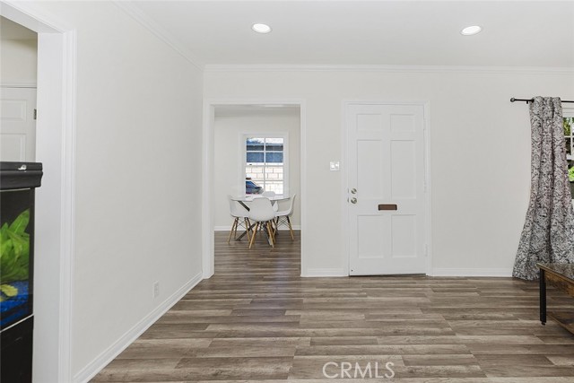 Detail Gallery Image 4 of 23 For 13842 Hamlin St, Van Nuys,  CA 91401 - 3 Beds | 2 Baths