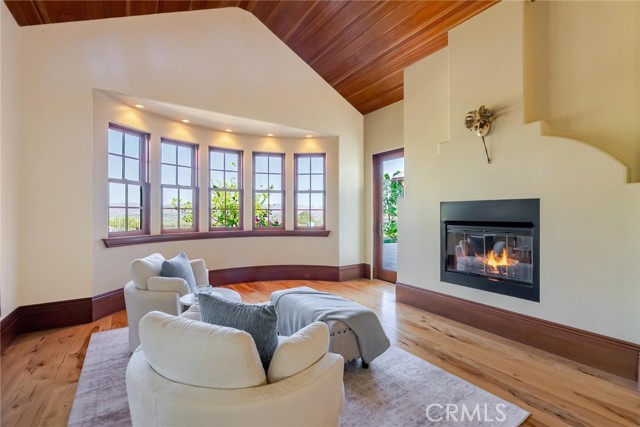 Image 18 of 74 For 25532 Oak Meadow Drive