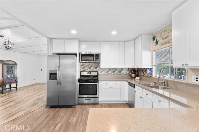 Detail Gallery Image 12 of 34 For 43422 Riley Cir, Hemet,  CA 92544 - 2 Beds | 2 Baths