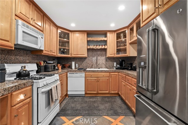 Detail Gallery Image 23 of 35 For 22900 Hatteras Ave, Woodland Hills,  CA 91367 - 3 Beds | 2/1 Baths