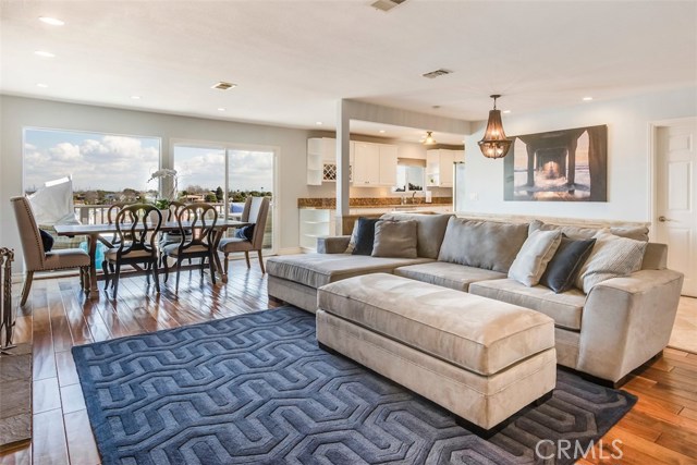 440 Prospect Avenue, Redondo Beach, California 90277, 4 Bedrooms Bedrooms, ,3 BathroomsBathrooms,Residential,Sold,Prospect,SB18044582