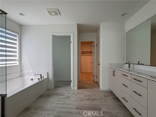 4216 South Hummingbird Paseo, Ontario CA: https://media.crmls.org/medias/60e001ab-6956-4afa-b85e-e953fa5eba08.jpg
