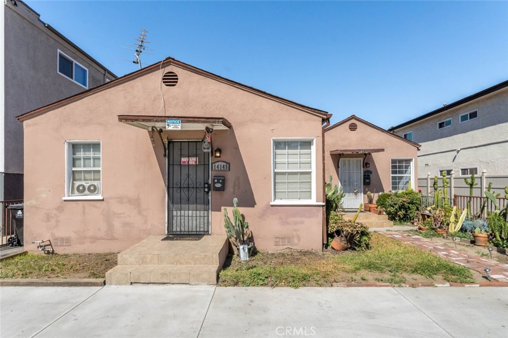 14143 Victory Boulevard, Van Nuys, CA 91401