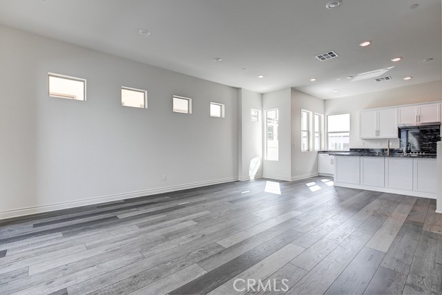 Detail Gallery Image 5 of 33 For 791 Benchmark, Irvine,  CA 92618 - 3 Beds | 3/1 Baths