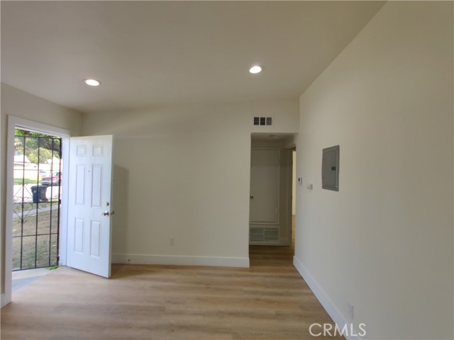 Detail Gallery Image 5 of 7 For 13154 Cedar St, Westminster,  CA 92683 - 2 Beds | 2 Baths