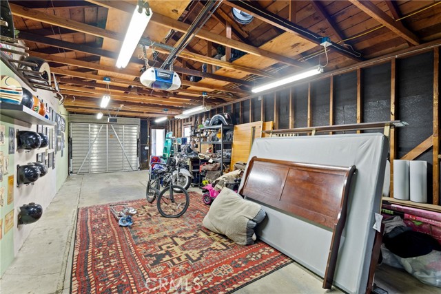 745 N Laurel Avenue, Upland CA: https://media.crmls.org/medias/60e2b197-d750-4f30-9d22-e920f7126328.jpg