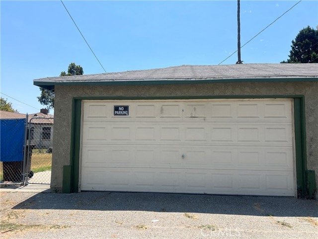 Detail Gallery Image 5 of 5 For 533 W Almond St, Compton,  CA 90220 - – Beds | – Baths