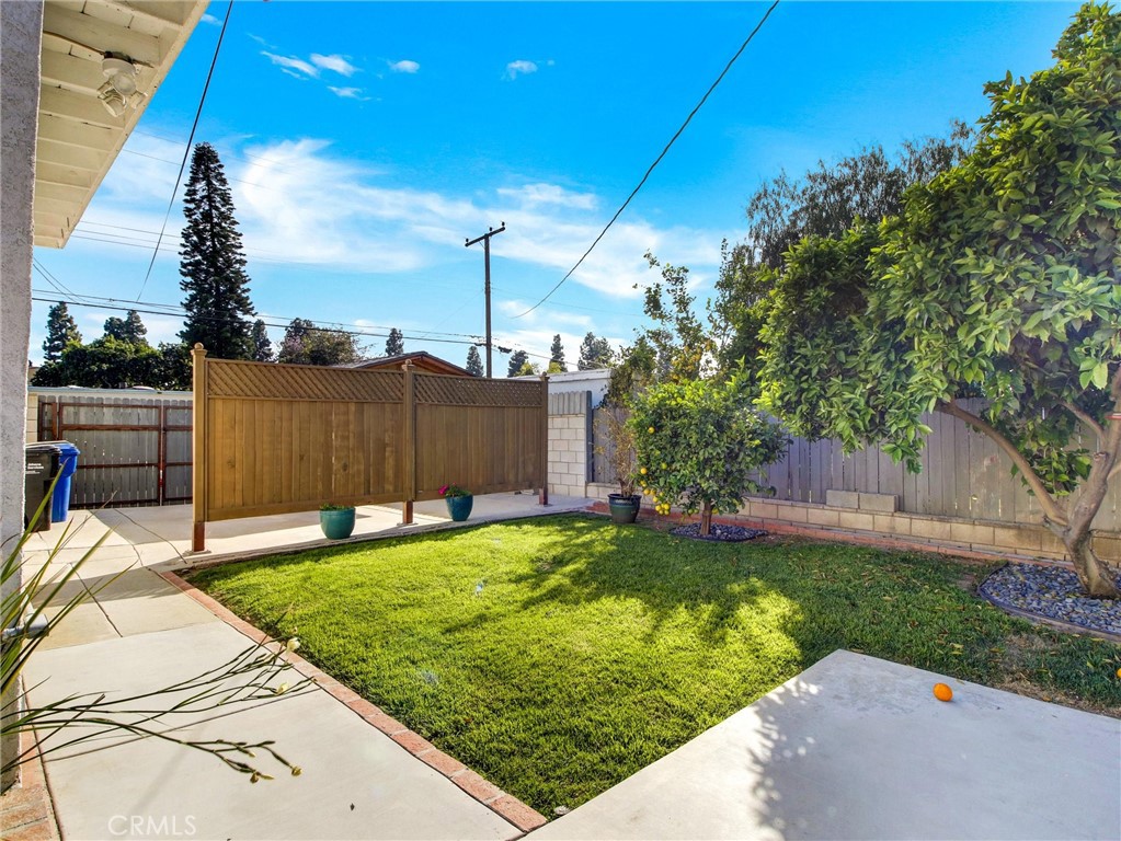 https://media.crmls.org/medias/60e4dec2-8455-4bfc-a41b-b1ebecd27d90.jpg?preset=X-Large