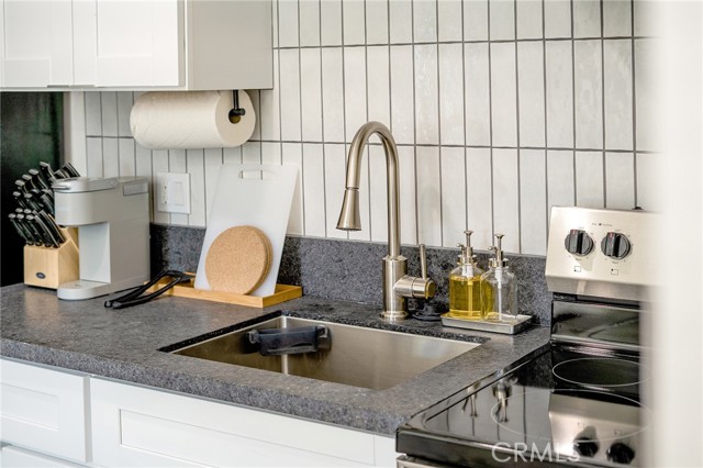 348 & 350 27th Street, San Diego CA: https://media.crmls.org/medias/60e5311d-9819-45ad-86d1-948263f08c35.jpg