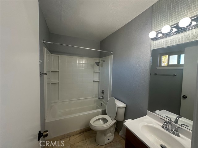 Detail Gallery Image 16 of 19 For 2030 S Bon View #G,  Ontario,  CA 91761 - 2 Beds | 2/1 Baths