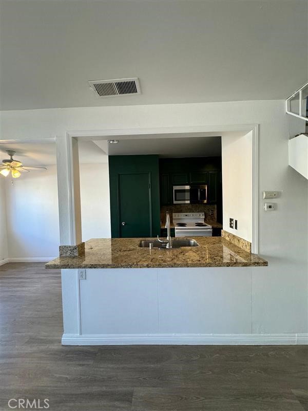 Detail Gallery Image 3 of 18 For 16423 Vista Roma Cir, Huntington Beach,  CA 92649 - 2 Beds | 1 Baths