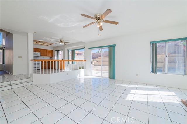 Detail Gallery Image 8 of 26 For 13100 Palisade, Moreno Valley,  CA 92553 - 4 Beds | 3 Baths