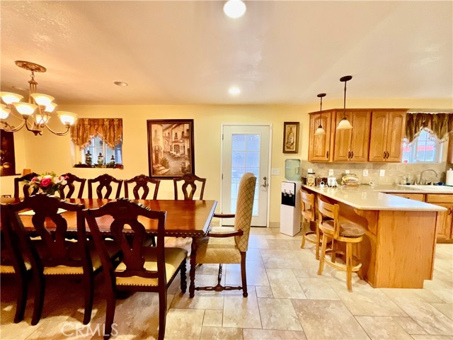10195 Shangri La Avenue, Hesperia CA: https://media.crmls.org/medias/60e6fabe-de2d-417b-bc6f-108be78e18f8.jpg