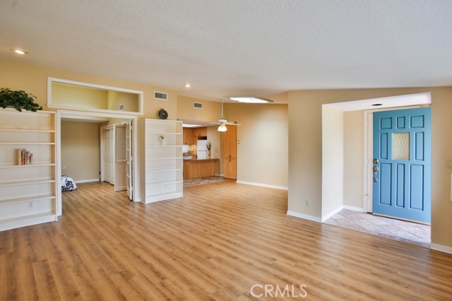 1240 Oakmont Dr, Seal Beach CA: https://media.crmls.org/medias/60e7e1e7-4546-4fdb-ab5d-7008f5fd5011.jpg