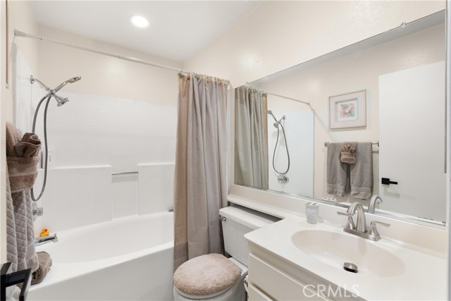 8 Geranium, Rancho Santa Margarita CA: https://media.crmls.org/medias/60e81d0c-8831-400d-a1ca-82eefe4bba69.jpg