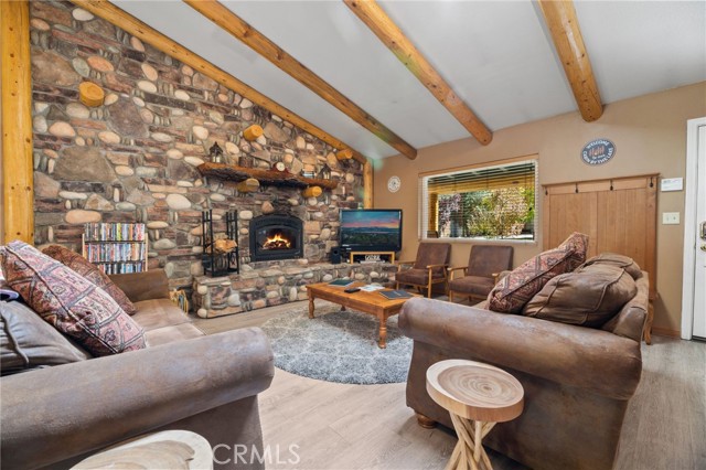 Detail Gallery Image 9 of 40 For 42106 Snowmass Ln, Big Bear Lake,  CA 92315 - 3 Beds | 2 Baths