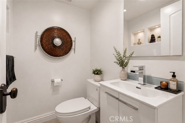 23365 Calvert Street photo 34