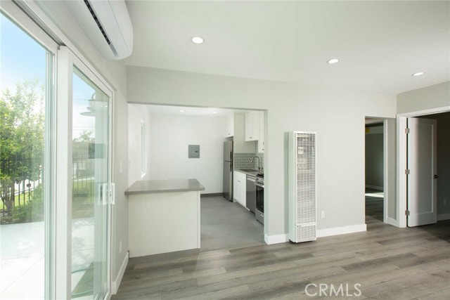 Detail Gallery Image 8 of 16 For 5459 Carlin a,  Los Angeles,  CA 90016 - 2 Beds | 1 Baths