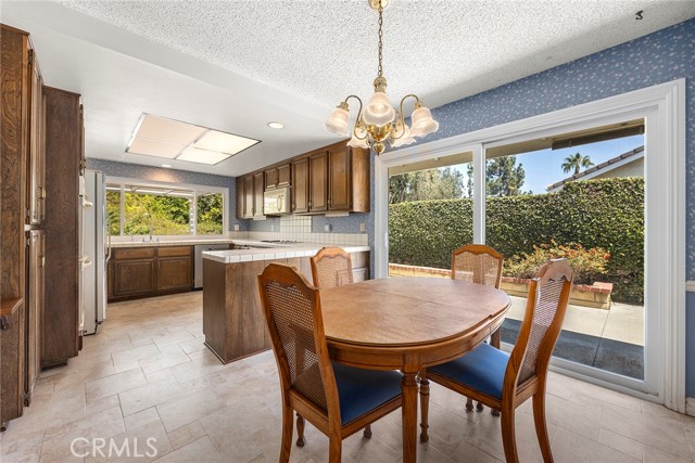 5409 Willowick Circle, Anaheim Hills CA: https://media.crmls.org/medias/60e8eaeb-16ab-41ea-b1a5-e6c1df717ce2.jpg