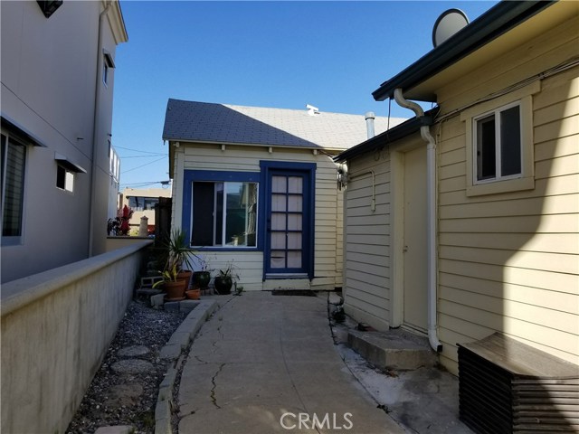 2440 Silverstrand Avenue, Hermosa Beach, California 90254, ,Residential Income,Sold,Silverstrand,SB17135425