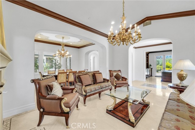 25 Village Way, Irvine CA: https://media.crmls.org/medias/60e98c30-a3c6-440f-bcfc-e128bec716f1.jpg